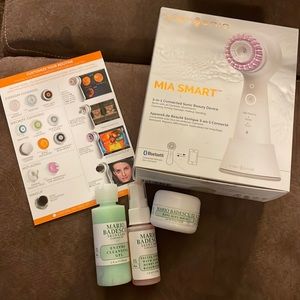 Clarisonic Mia Smart 3-in-1 Connected Beauty Device plus 3 skin care items